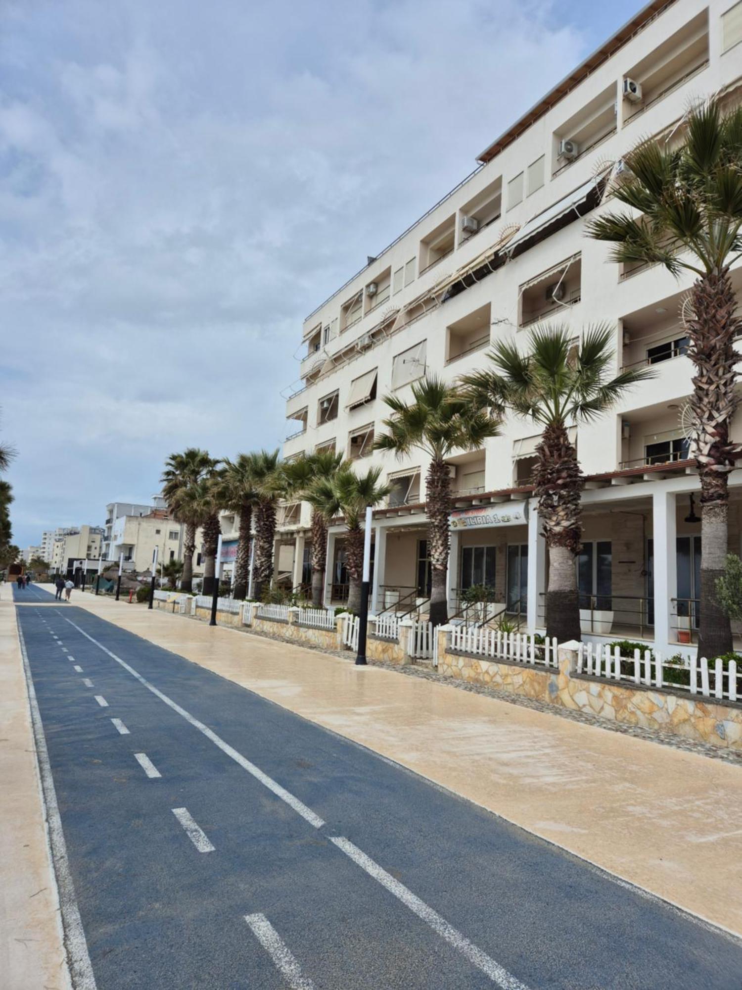 Beach Home - Дуррес Екстер'єр фото
